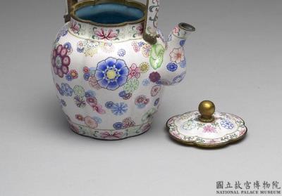 图片[2]-Copper pot with loop handle and encircled flower decoration in painted enamel, Qing dynasty, Qianlong reign (1736-1795)-China Archive